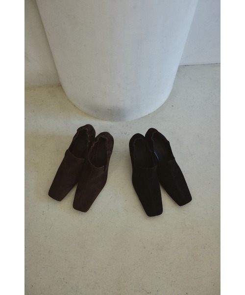 RIM.ARK(リムアーク)の「Suede square toe heel スエードスクエアトゥヒール(パンプス・レディース・ブラック/ブラウン・36/37/38/39)」の18枚目の写真