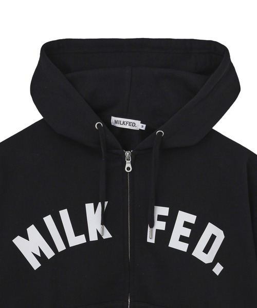 MILKFED.（ミルクフェド）の「ARCH LOGO ZIP UP HOODIE（パーカー・レディース・ブラック/ネイビー/オフホワイト・M/L）」の4枚目の写真