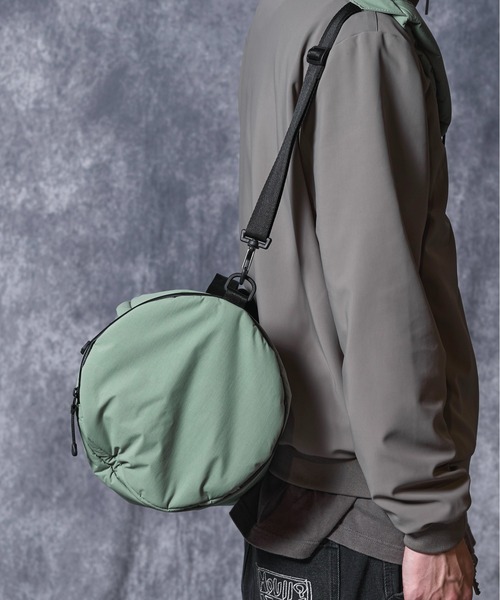 MAKAVELIC（マキャベリック）の「Cloud 3way Boston Bag（ボストンバッグ・メンズ・ダークネイビー/カーキ・ONESIZE）」の3枚目の写真