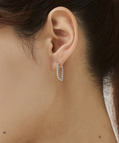 ciite' surgical stainless(シーテサージカルステンレス)の「【 金属アレルギー対応 】ボールモチーフ オーバルフープピアス サージカルステンレス(両耳用)(ピアス(両耳用)・レディース・ゴールド/シルバー・FREE)」の10枚目の写真