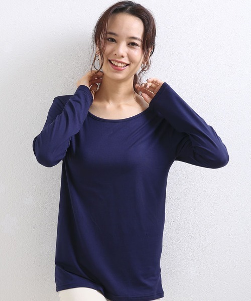 CLOTHY（クロシィ）の「【薄手なのにしっかり保温！裏微起毛インナー】プラズマヒート２WAYネックインナー(Vネック・クルーネック)（インナーウェア/肌着・レディース・ブラック/ピンクベージュ/オフホワイト/チャコールグレー/グレー/ネイビー/ベージュ・MEDIUM/X-LARGE）」の11枚目の写真