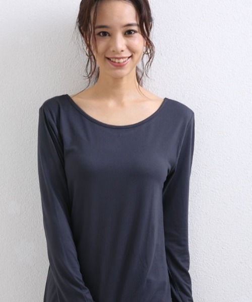CLOTHY（クロシィ）の「【薄手なのにしっかり保温！裏微起毛インナー】プラズマヒート２WAYネックインナー(Vネック・クルーネック)（インナーウェア/肌着・レディース・ブラック/ピンクベージュ/オフホワイト/チャコールグレー/グレー/ネイビー/ベージュ・MEDIUM/X-LARGE）」の16枚目の写真
