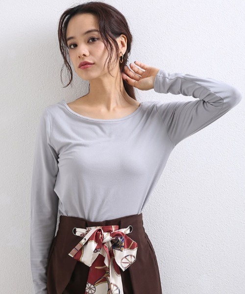 CLOTHY（クロシィ）の「【薄手なのにしっかり保温！裏微起毛インナー】プラズマヒート２WAYネックインナー(Vネック・クルーネック)（インナーウェア/肌着・レディース・ブラック/ピンクベージュ/オフホワイト/チャコールグレー/グレー/ネイビー/ベージュ・MEDIUM/X-LARGE）」の18枚目の写真