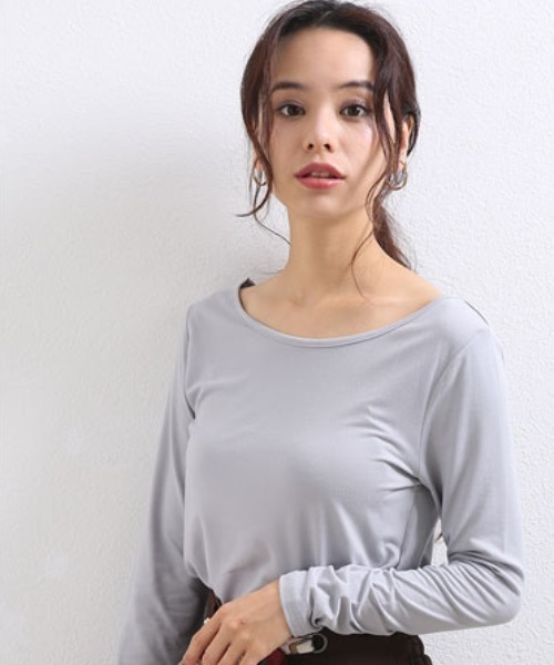 CLOTHY（クロシィ）の「【薄手なのにしっかり保温！裏微起毛インナー】プラズマヒート２WAYネックインナー(Vネック・クルーネック)（インナーウェア/肌着・レディース・ブラック/ピンクベージュ/オフホワイト/チャコールグレー/グレー/ネイビー/ベージュ・MEDIUM/X-LARGE）」の19枚目の写真