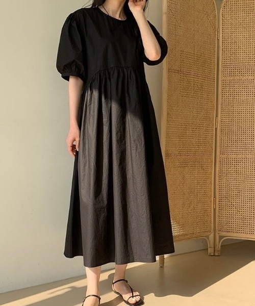 Aelina(エリナ)の「クルーネック半袖ワンピース(ワンピース・レディース・ホワイト/ブルー/ブラック・F)」の1枚目の写真