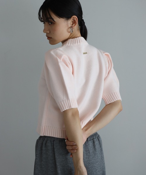 ENC(エンク)の「puff half sleeve back ENC plate knit / パフハーフスリーブエンクプレートニット(ニット/セーター・レディース・ブラウン系その他/アイボリー/ライトピンク/グレー・FREE)」の4枚目の写真