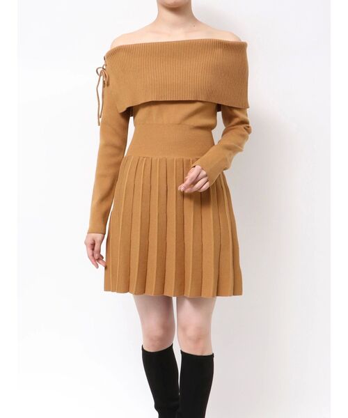 EATME（イートミー）の「BACKレースアップワンショルニットワンピース（ワンピース・レディース・ブラック/ネイビー/ブラウン/キャメル・FREE）」の4枚目の写真