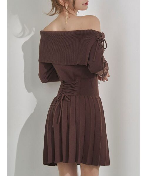 EATME（イートミー）の「BACKレースアップワンショルニットワンピース（ワンピース・レディース・ブラック/ネイビー/ブラウン/キャメル・FREE）」の2枚目の写真