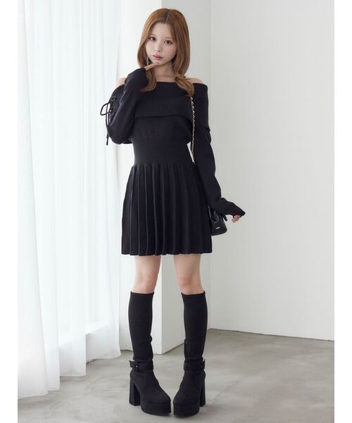 EATME（イートミー）の「BACKレースアップワンショルニットワンピース（ワンピース・レディース・ブラウン/キャメル/ネイビー/ブラック・FREE）」の7枚目の写真