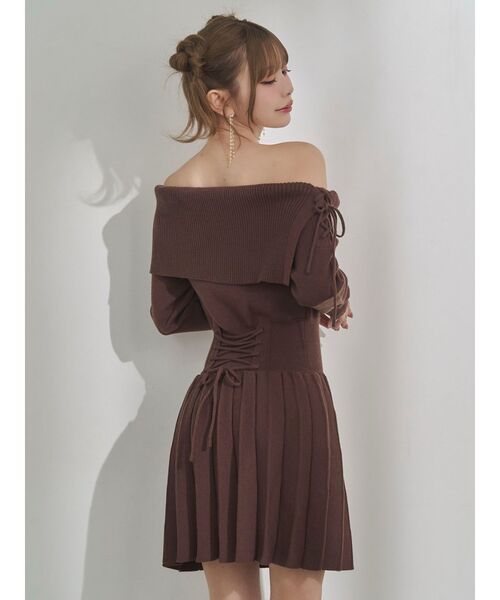 EATME（イートミー）の「BACKレースアップワンショルニットワンピース（ワンピース・レディース・ブラウン/キャメル/ネイビー/ブラック・FREE）」の10枚目の写真