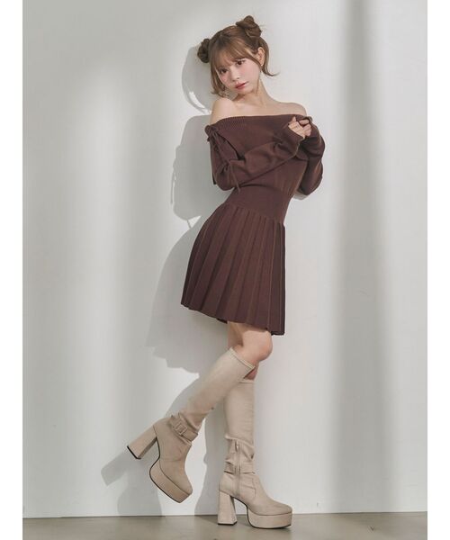 EATME（イートミー）の「BACKレースアップワンショルニットワンピース（ワンピース・レディース・ブラウン/キャメル/ネイビー/ブラック・FREE）」の14枚目の写真