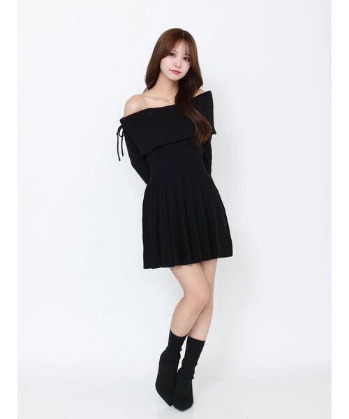 EATME（イートミー）の「BACKレースアップワンショルニットワンピース（ワンピース・レディース・ブラック/ネイビー/ブラウン/キャメル・FREE）」の6枚目の写真