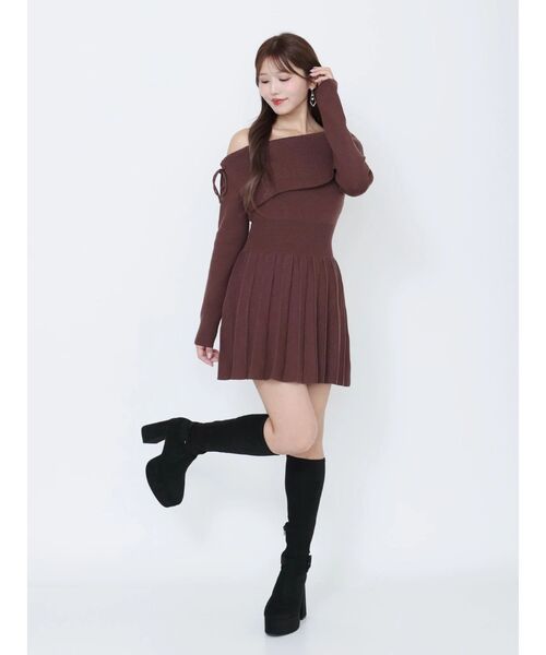 EATME（イートミー）の「BACKレースアップワンショルニットワンピース（ワンピース・レディース・ブラック/ネイビー/ブラウン/キャメル・FREE）」の5枚目の写真