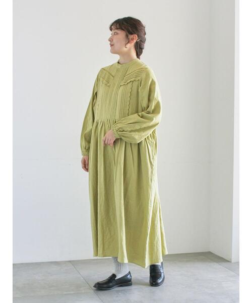 TSUHARU by Samansa Mos2（ツハルバイサマンサモスモス）の「【WEB限定 Sサイズ】アンティーク風ブローチ付きワンピース（ワンピース・レディース・チャコールグレー/イエロー/ベージュ・S/M）」の16枚目の写真