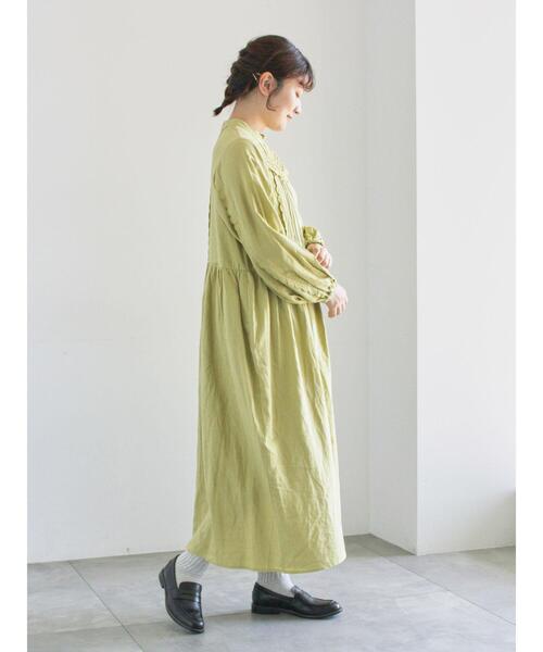 TSUHARU by Samansa Mos2（ツハルバイサマンサモスモス）の「【WEB限定 Sサイズ】アンティーク風ブローチ付きワンピース（ワンピース・レディース・チャコールグレー/イエロー/ベージュ・S/M）」の17枚目の写真
