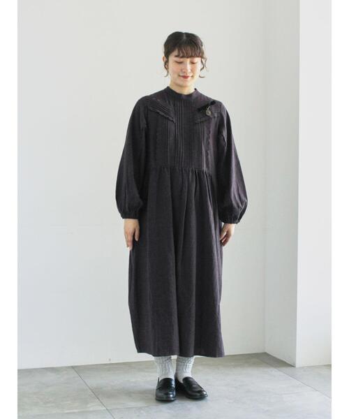 TSUHARU by Samansa Mos2（ツハルバイサマンサモスモス）の「【WEB限定 Sサイズ】アンティーク風ブローチ付きワンピース（ワンピース・レディース・チャコールグレー/イエロー/ベージュ・S/M）」の20枚目の写真