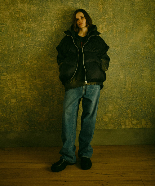 upperhights（アッパーハイツ）の「【upper hights / アッパーハイツ】Chur BIGシルエット ダウンベスト / ユニセックス /撥水 /高密度サテン（ダウンベスト・メンズ・ブラック/グレー・フリー）」の3枚目の写真