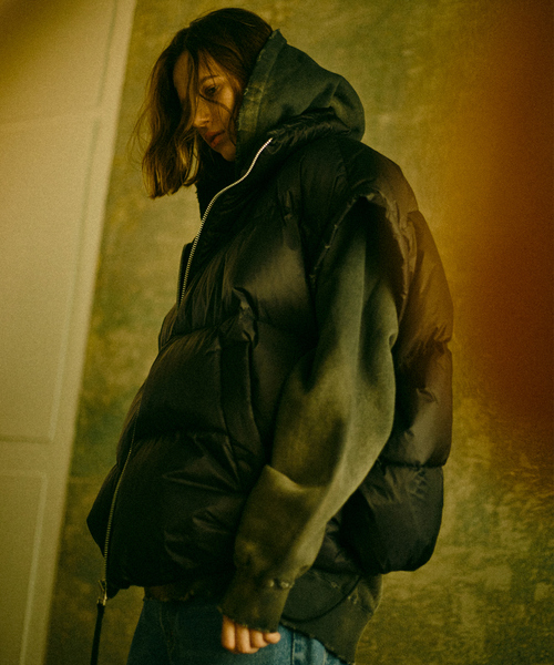 upperhights（アッパーハイツ）の「【upper hights / アッパーハイツ】Chur BIGシルエット ダウンベスト / ユニセックス /撥水 /高密度サテン（ダウンベスト・メンズ・ブラック/グレー・フリー）」の6枚目の写真