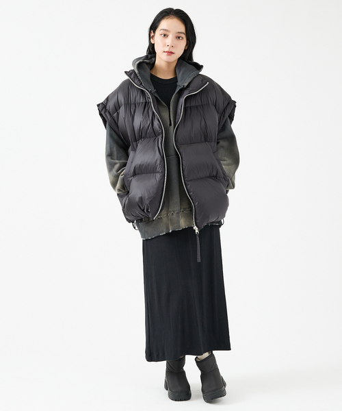 upperhights（アッパーハイツ）の「【upper hights / アッパーハイツ】Chur BIGシルエット ダウンベスト / ユニセックス /撥水 /高密度サテン（ダウンベスト・メンズ・ブラック/グレー・フリー）」の8枚目の写真