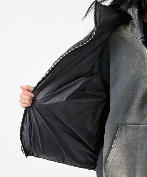 upperhights（アッパーハイツ）の「【upper hights / アッパーハイツ】Chur BIGシルエット ダウンベスト / ユニセックス /撥水 /高密度サテン（ダウンベスト・メンズ・ブラック/グレー・フリー）」の16枚目の写真