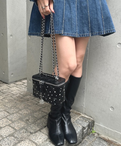 wears(ウェアーズ)の「ラインストーンキルティングバニティーポーチ ショルダーバッグ(ショルダーバッグ・レディース・ブラック/アイボリー/シルバー・FREE)」の12枚目の写真