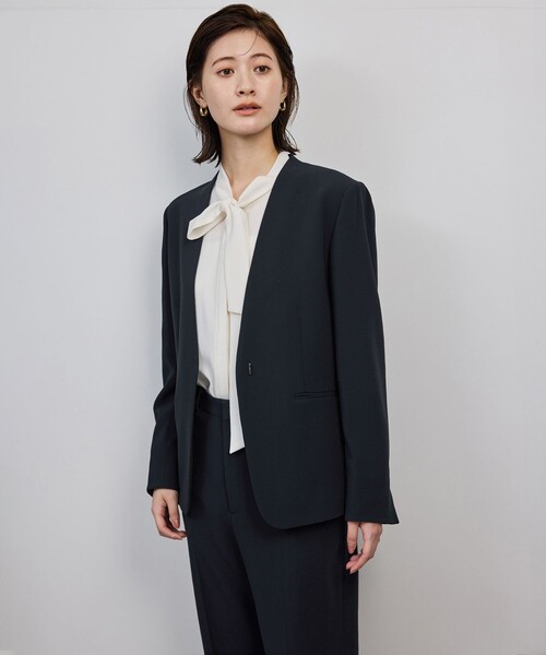 ROPE'(ロペ)の「トリアセダブルクロス Vネックジャケット/イージーケア・セットアップ対応・25AW(ノーカラージャケット・レディース・ネイビー・38/36/40)」の2枚目の写真