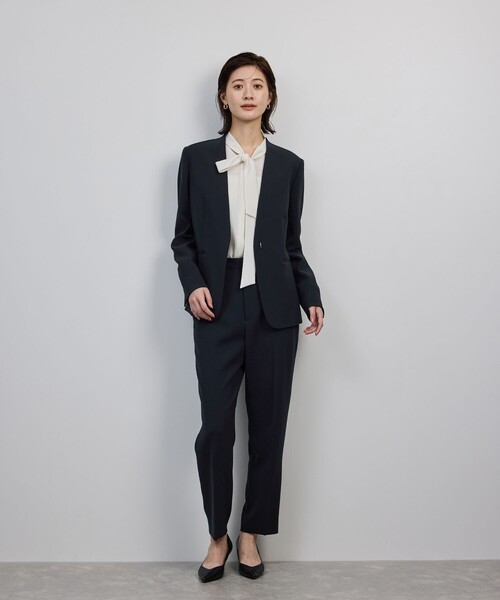 ROPE'(ロペ)の「トリアセダブルクロス Vネックジャケット/イージーケア・セットアップ対応・25AW(ノーカラージャケット・レディース・ネイビー・38/36/40)」の4枚目の写真