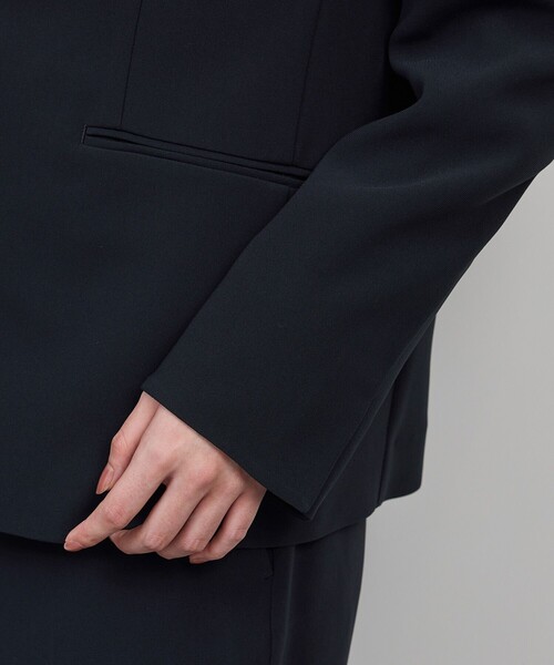 ROPE'(ロペ)の「トリアセダブルクロス Vネックジャケット/イージーケア・セットアップ対応・25AW(ノーカラージャケット・レディース・ネイビー・38/36/40)」の11枚目の写真