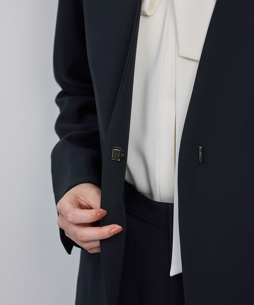 ROPE'(ロペ)の「トリアセダブルクロス Vネックジャケット/イージーケア・セットアップ対応・25AW(ノーカラージャケット・レディース・ネイビー・38/36/40)」の15枚目の写真