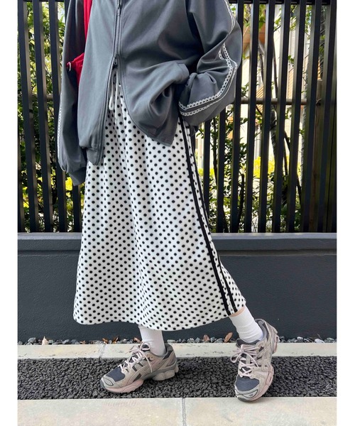 WC(ダブル シー)の「《セットアップ対応★》ドットフリースロングスカート(スカート・レディース・ホワイト/ブラック・FREE)」の2枚目の写真