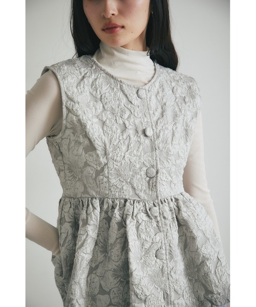 &. NOSTALGIA(アンドドットノスタルジア)の「【ZOZO限定】ジャガードジレ(ベスト・レディース・ブラック/アイボリー/グレー・M)」の7枚目の写真