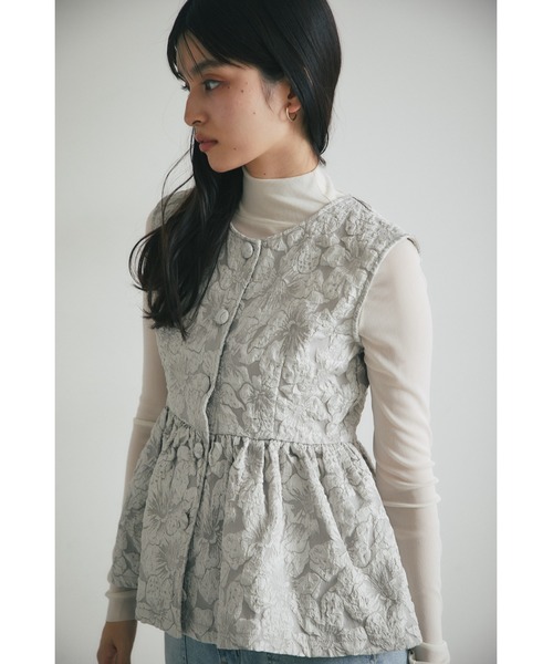 &. NOSTALGIA(アンドドットノスタルジア)の「【ZOZO限定】ジャガードジレ(ベスト・レディース・ブラック/アイボリー/グレー・M)」の10枚目の写真