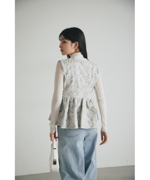 &. NOSTALGIA(アンドドットノスタルジア)の「【ZOZO限定】ジャガードジレ(ベスト・レディース・ブラック/アイボリー/グレー・M)」の13枚目の写真