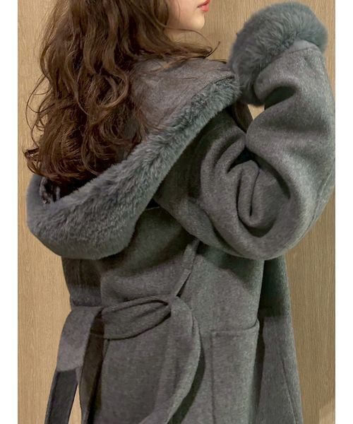 FRAY I.D（フレイアイディー）の「ファーリバーミドルコート（トレンチコート・レディース・ライトベージュ/チャコールグレー/オフホワイト・1/0）」の16枚目の写真