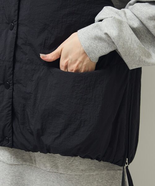 Green　Parks（グリーンパークス）の「サイドZIP中綿コクーンベスト（ベスト・レディース・ブラック/ボルドー/ベージュ・FREE）」の18枚目の写真