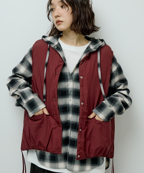 Green　Parks（グリーンパークス）の「サイドZIP中綿コクーンベスト（ベスト・レディース・ブラック/ボルドー/ベージュ・FREE）」の3枚目の写真