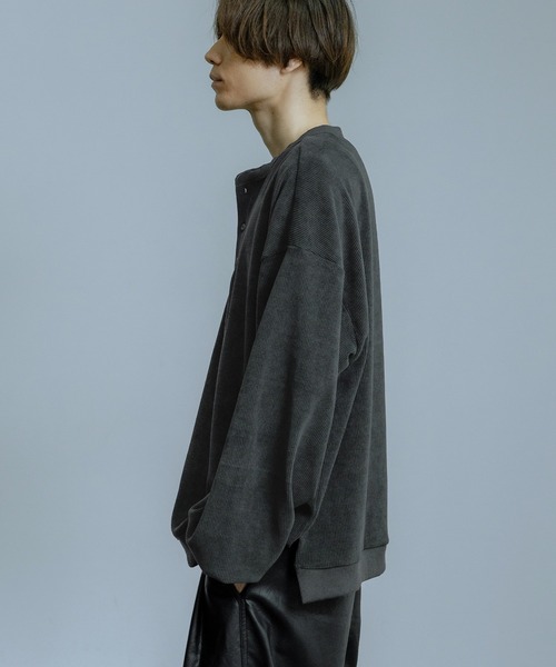 Crownor(クラウノアー)の「細畝 ヘンリーネック 長袖カットソー(Tシャツ/カットソー・メンズ・チャコール/ネイビー/グレイッシュベージュ/ワイン・MEDIUM/LARGE)」の11枚目の写真