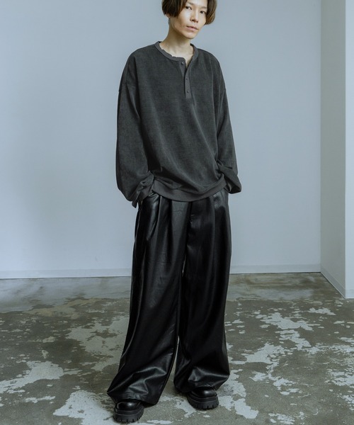 Crownor(クラウノアー)の「細畝 ヘンリーネック 長袖カットソー(Tシャツ/カットソー・メンズ・チャコール/ネイビー/グレイッシュベージュ/ワイン・MEDIUM/LARGE)」の10枚目の写真