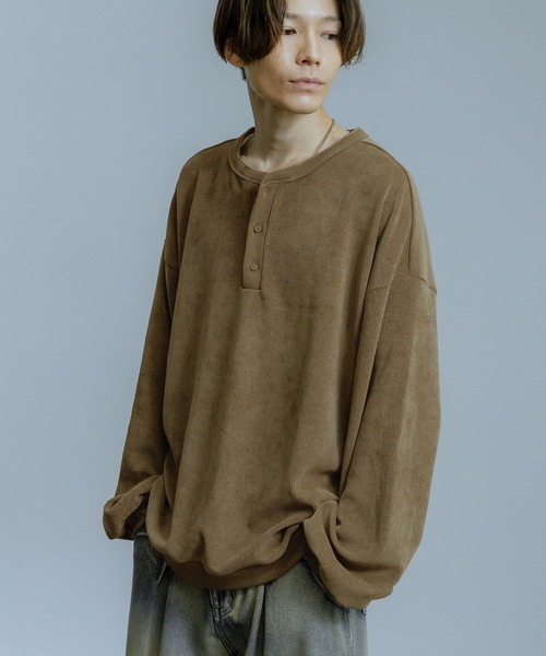 Crownor(クラウノアー)の「細畝 ヘンリーネック 長袖カットソー(Tシャツ/カットソー・メンズ・チャコール/ネイビー/グレイッシュベージュ/ワイン・MEDIUM/LARGE)」の8枚目の写真
