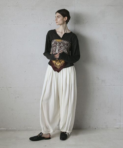 GARAGE OF GOOD CLOTHING（ガレージオブグッドクロージング）の「【日本製】シアーヘンリーネックプルオーバー（Tシャツ/カットソー・レディース・ベージュ/ホワイト/チャコールグレー・FREE）」の7枚目の写真