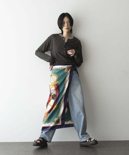 GARAGE OF GOOD CLOTHING（ガレージオブグッドクロージング）の「【日本製】シアーヘンリーネックプルオーバー（Tシャツ/カットソー・レディース・ベージュ/ホワイト/チャコールグレー・FREE）」の10枚目の写真