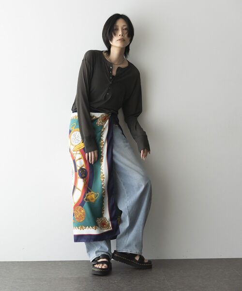 GARAGE OF GOOD CLOTHING（ガレージオブグッドクロージング）の「【日本製】シアーヘンリーネックプルオーバー（Tシャツ/カットソー・レディース・ベージュ/ホワイト/チャコールグレー・FREE）」の11枚目の写真