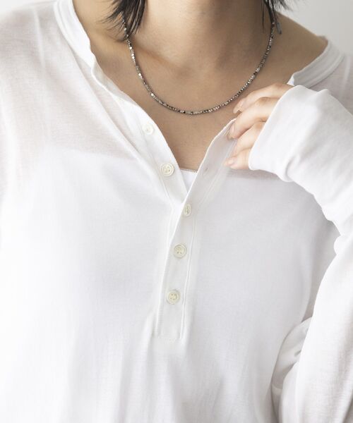 GARAGE OF GOOD CLOTHING（ガレージオブグッドクロージング）の「【日本製】シアーヘンリーネックプルオーバー（Tシャツ/カットソー・レディース・ベージュ/ホワイト/チャコールグレー・FREE）」の18枚目の写真