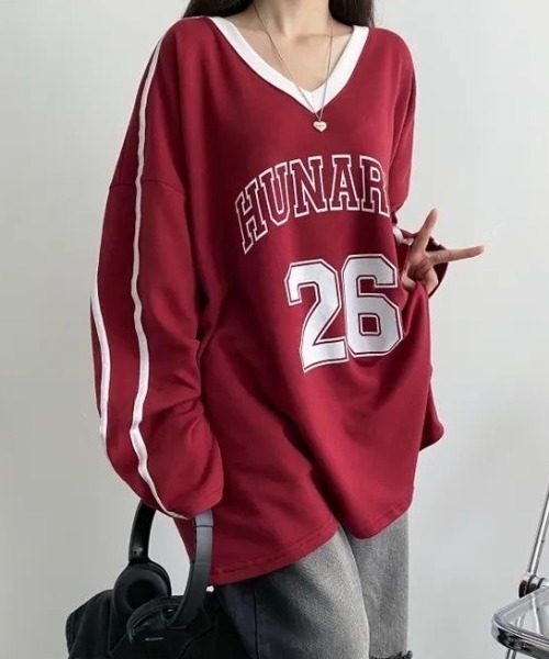 van 赤色 プリント入り スウェット セール】【裏起毛】Vネックフロントプリントトレーナー（スウェット