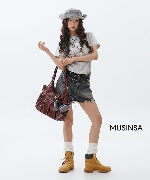 エンバー バックル ショルダーバッグ バーガンディ（ショルダーバッグ