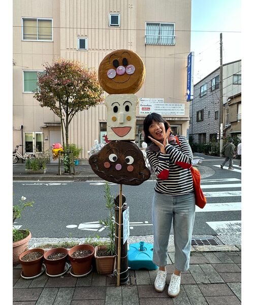 MUSINSA STANDARD WOMAN（ムシンサスタンダードウーマン）の「ウィメンズストレートクロップデニムパンツ[ライトインディゴ]（デニムパンツ・レディース・その他・24/25/26/27）」の7枚目の写真
