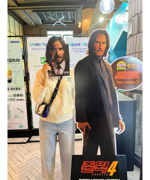 MUSINSA STANDARD WOMAN（ムシンサスタンダードウーマン）の「ウィメンズストレートクロップデニムパンツ[ライトインディゴ]（デニムパンツ・レディース・その他・24/25/26/27）」の8枚目の写真