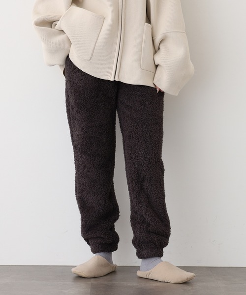 OMNES(オムネス)の「あったかふわシャギーパンツ(その他パンツ・レディース・ネイビー/チャコール・L/M)」の1枚目の写真