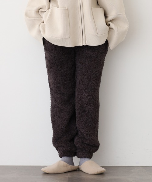 OMNES(オムネス)の「あったかふわシャギーパンツ(その他パンツ・レディース・ネイビー/チャコール・L/M)」の3枚目の写真
