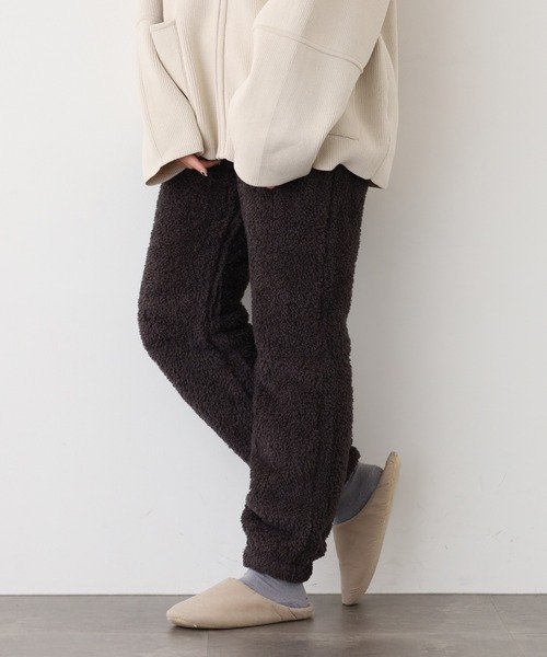OMNES(オムネス)の「あったかふわシャギーパンツ(その他パンツ・レディース・ネイビー/チャコール・L/M)」の4枚目の写真